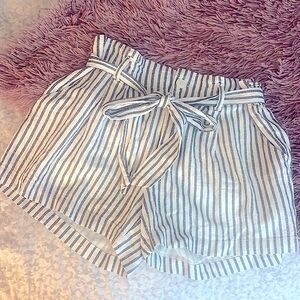 White and navy striped shorts, size large, WITH POCKETS!!